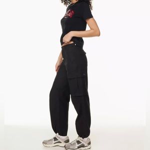 Aritzia Tna Supply Cargo Pants Black Color Size 0
